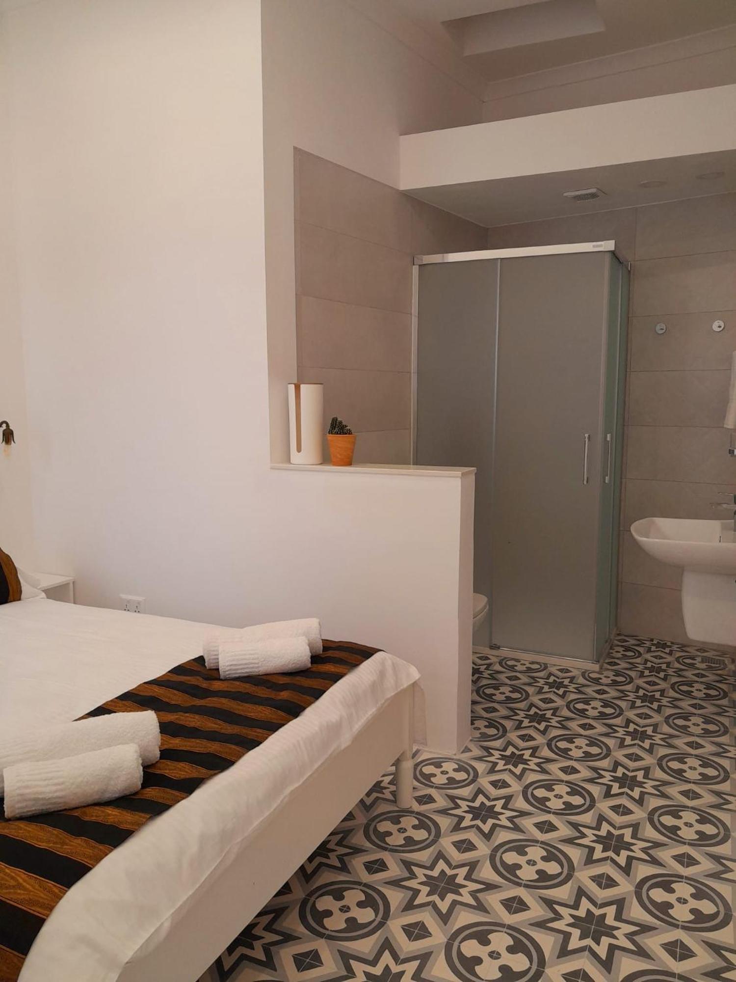 Charming Town House In Cospicua, Valperga Rooms Extérieur photo