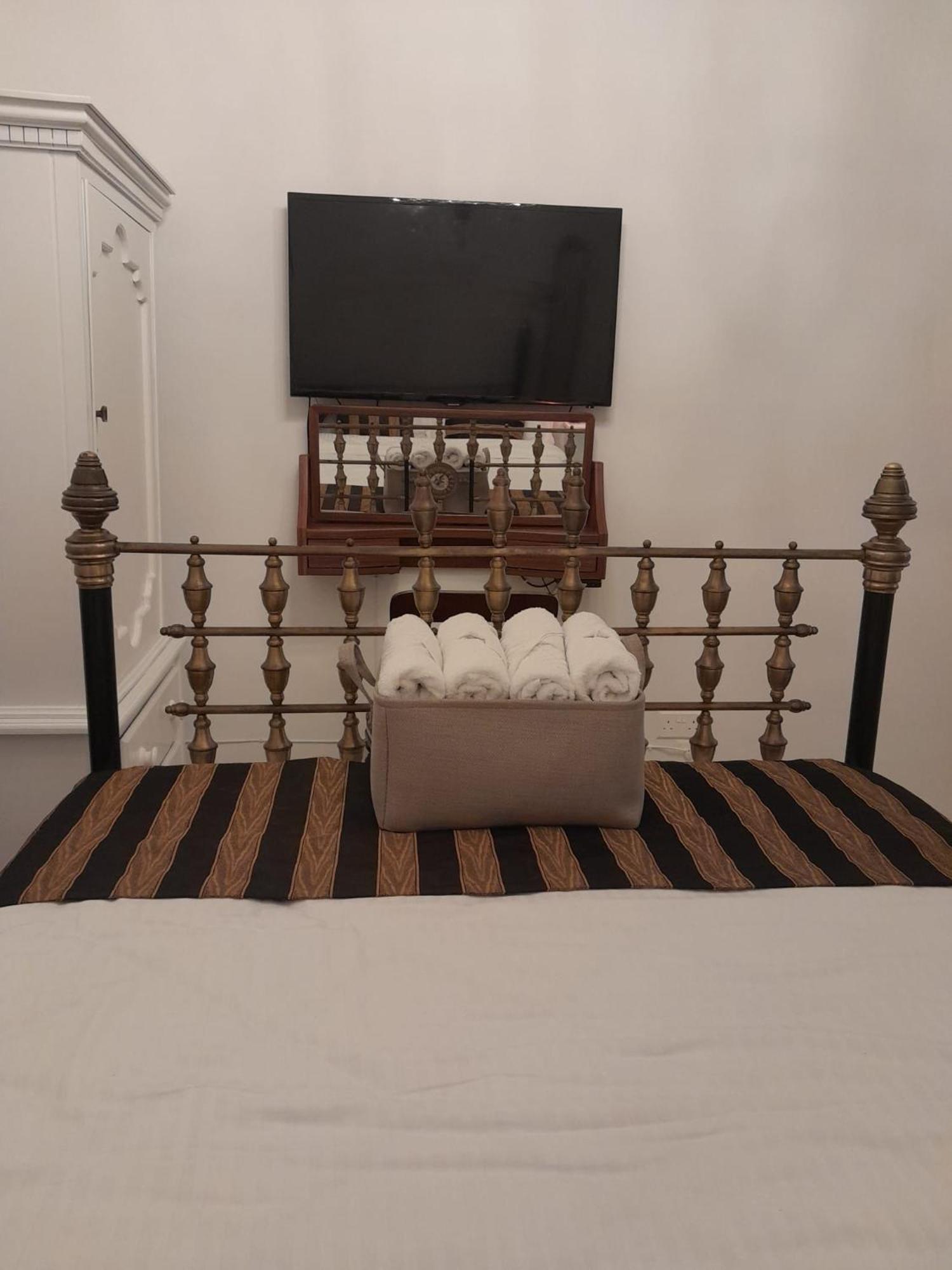 Charming Town House In Cospicua, Valperga Rooms Extérieur photo