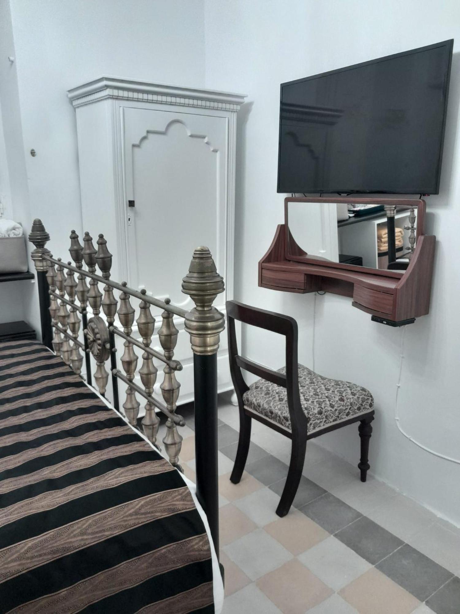 Charming Town House In Cospicua, Valperga Rooms Extérieur photo