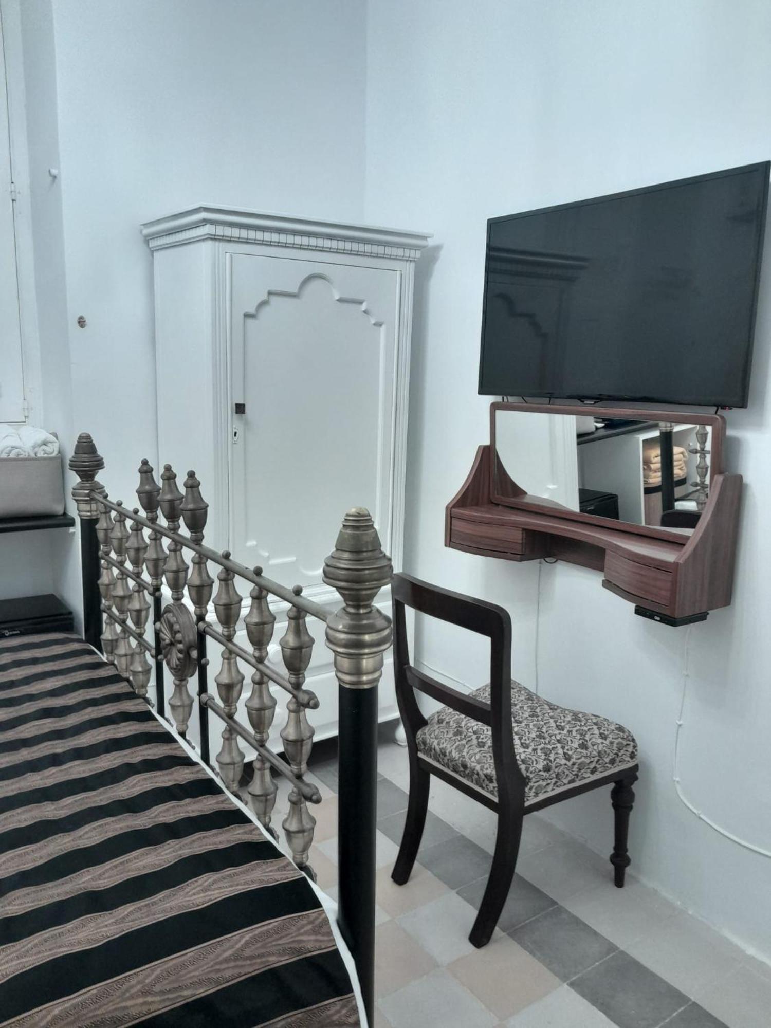 Charming Town House In Cospicua, Valperga Rooms Extérieur photo