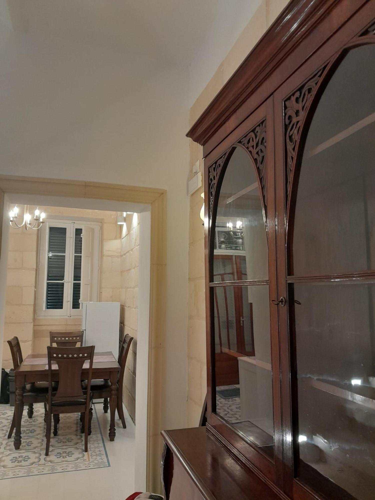 Charming Town House In Cospicua, Valperga Rooms Extérieur photo