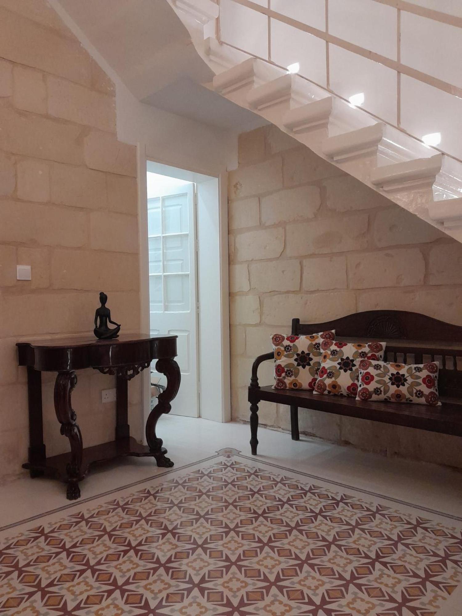 Charming Town House In Cospicua, Valperga Rooms Extérieur photo